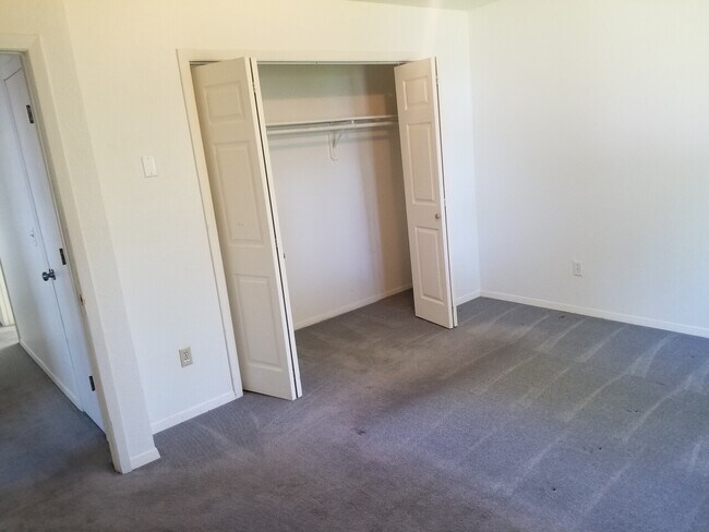 Building Photo - 310 Bolin St