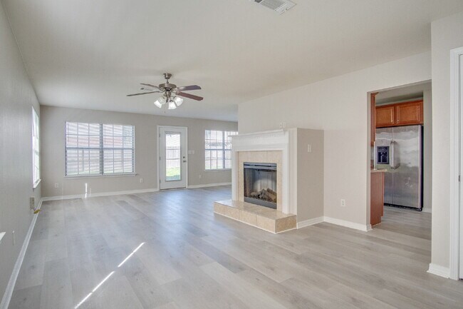 Building Photo - Spacious 4-Bedroom Home in Wetherby Cove w...