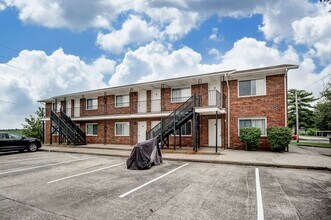 Building Photo - 415 Green Valley Dr