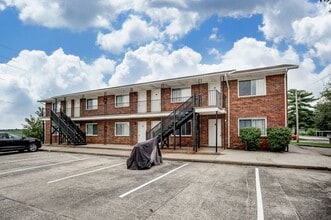 Building Photo - 415 Green Valley Dr