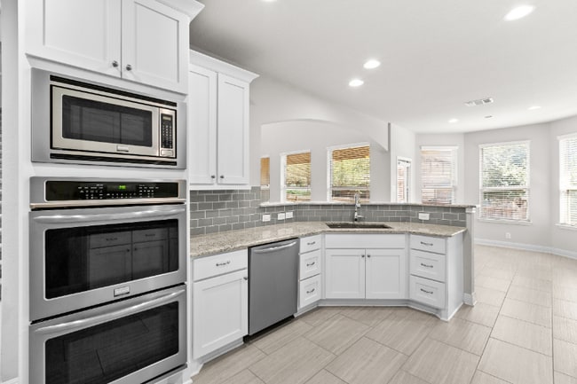 Building Photo - 27027 Oleander Chase