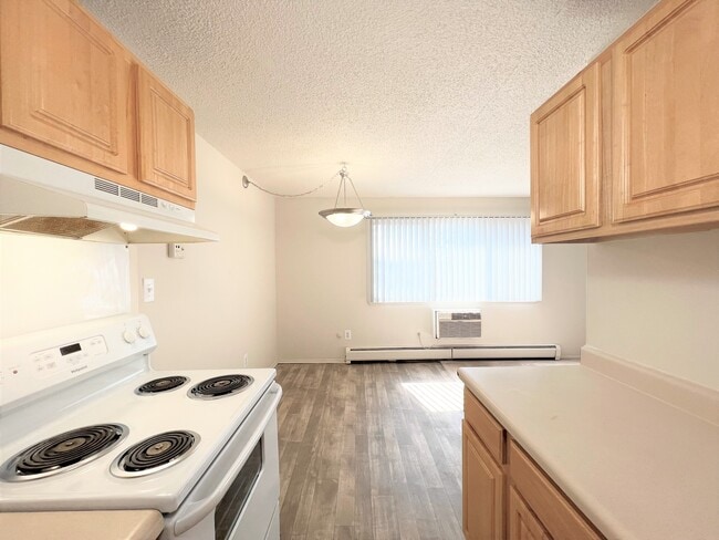 1 BR, 1 BA - 620 SF - Westchester Towers