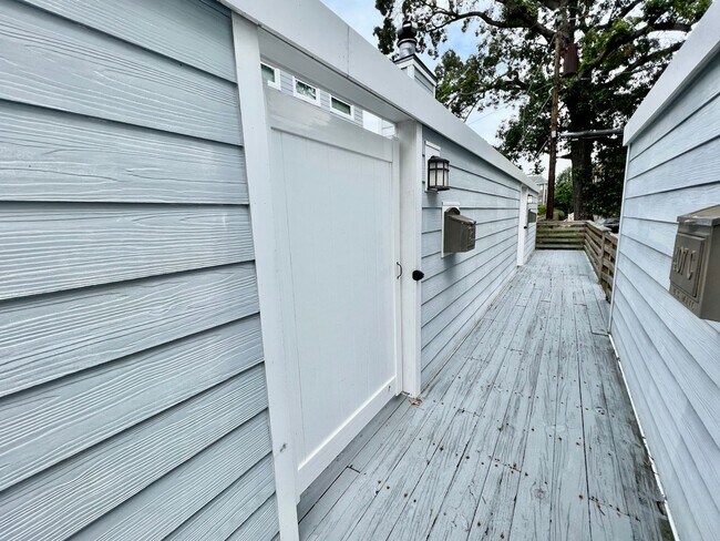 Building Photo - Available NOW! A Fabulous North End Condo!...