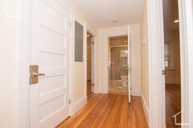 Foto del edificio - 1616 Beacon St