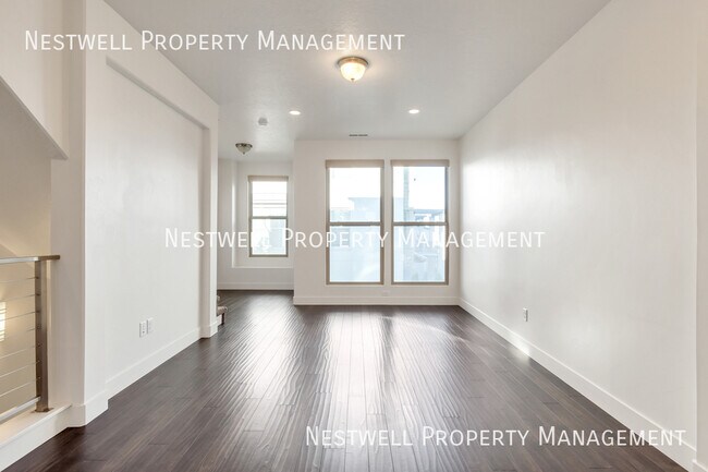 Foto del edificio - 11281 High Crest Ln