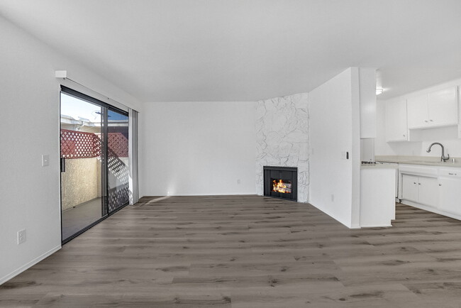 Living Room - 10619 Landale St