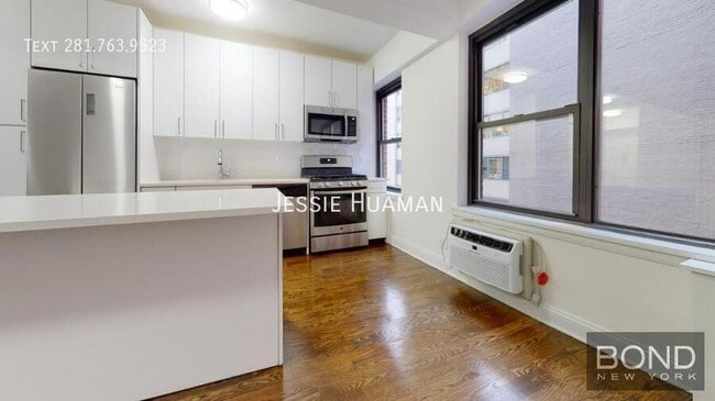 Foto del edificio - 157 W 57th St