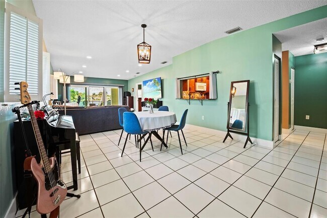 Building Photo - 6225 NW 190th Terrace