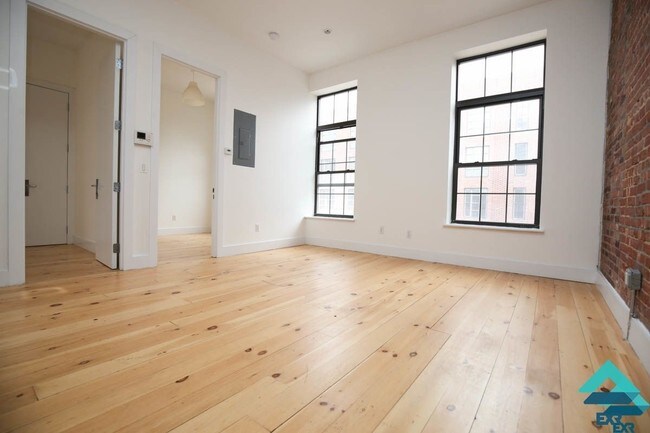 Foto del edificio - 167 N 6th St