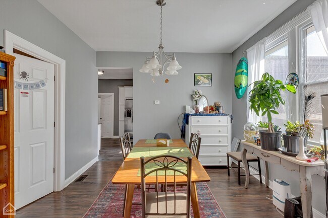 Foto del edificio - 1543 N Rockwell St