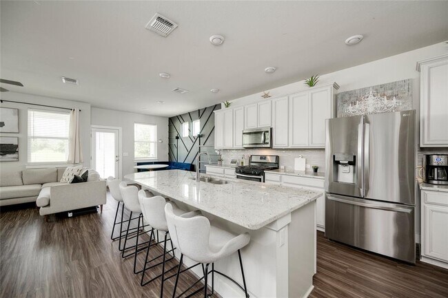 Foto del edificio - 7502 Chesapeake Rail Ln