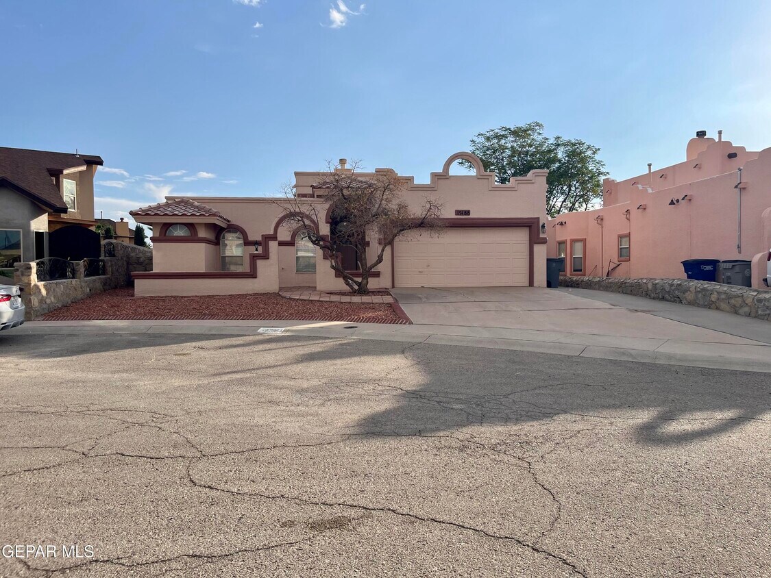 Primary Photo - 12188 Dos Rios Dr