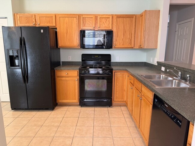 Building Photo - Beautiful Home in Sun City - Freshly Painted, New Flooring!