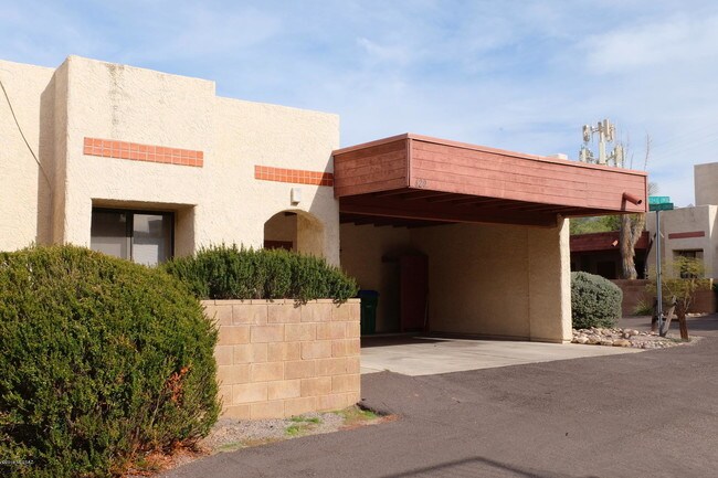 Building Photo - 620 W Calle De Las Lomitas