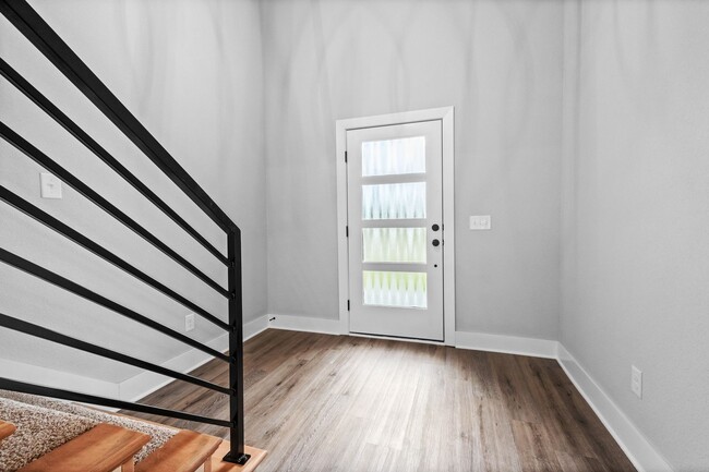 Building Photo - Brand New Beauty in Bentonville!