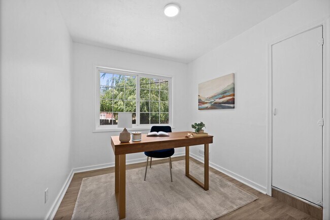 Foto del edificio - Spacious 5 Bed, 2 Bath Home in Holladay