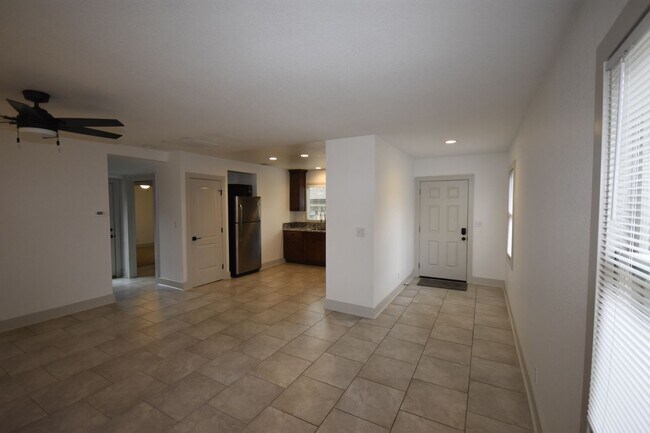 Foto del edificio - 1012 Bidwell St