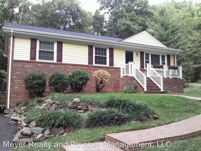 Building Photo - 113 Brookwood Dr