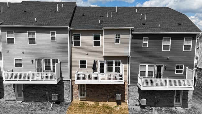 Building Photo - 114 Lupine Dr