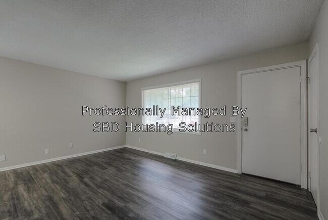 Building Photo - 4811 N Wallace Ave
