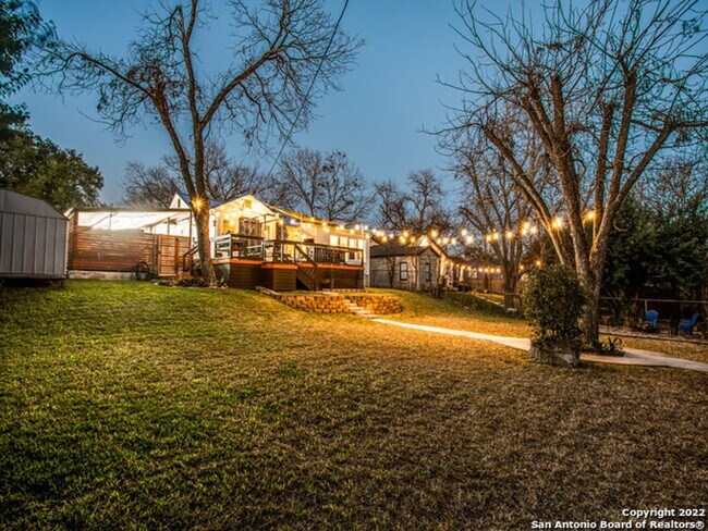 Building Photo - 3-BEDROOM HOME IN ALAMO HEIGHTS