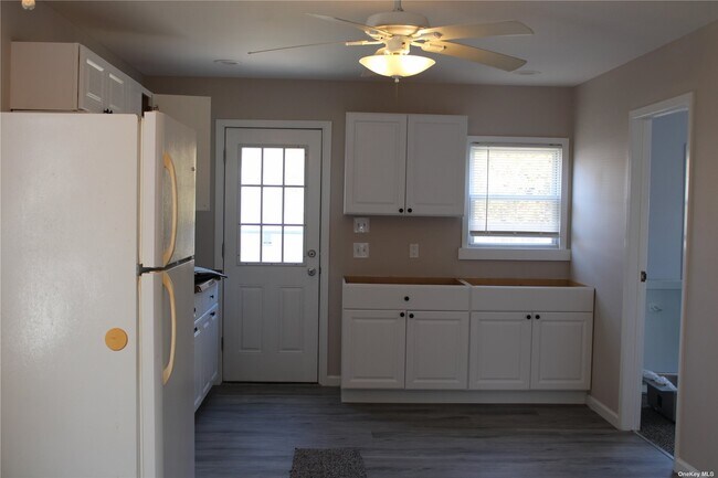 Building Photo - 139 Aspen Rd