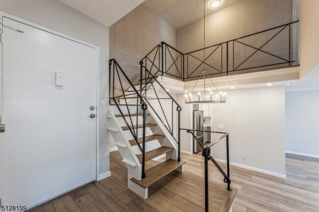 Foto del edificio - 361 Claremont Ave