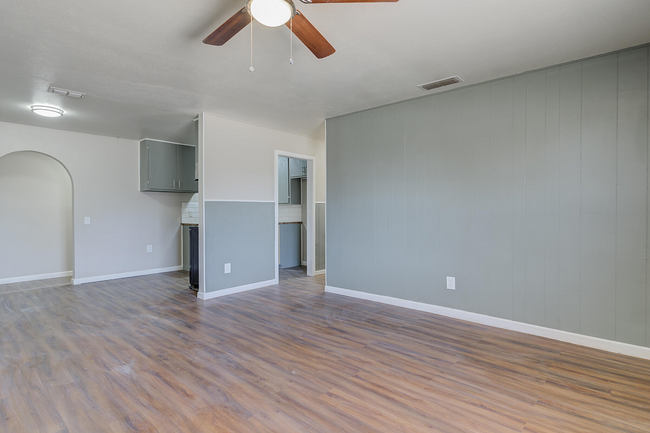 Foto del edificio - 2203 E 29th St