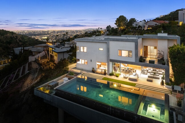 Building Photo - 7551 Hermes Dr