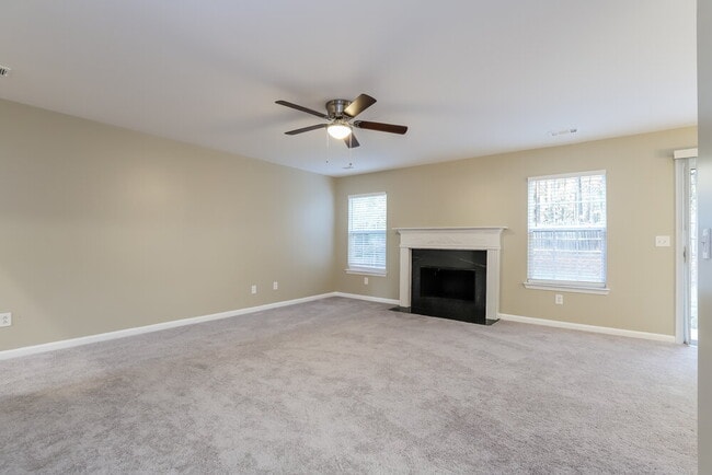 Foto del edificio - 2305 Mayfair Dr