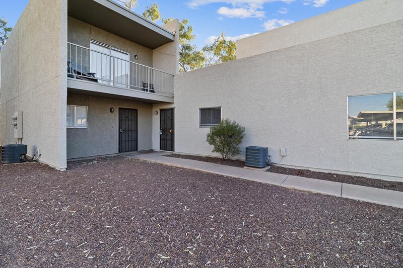 Primary Photo - 2831 E Monte Cristo Ave