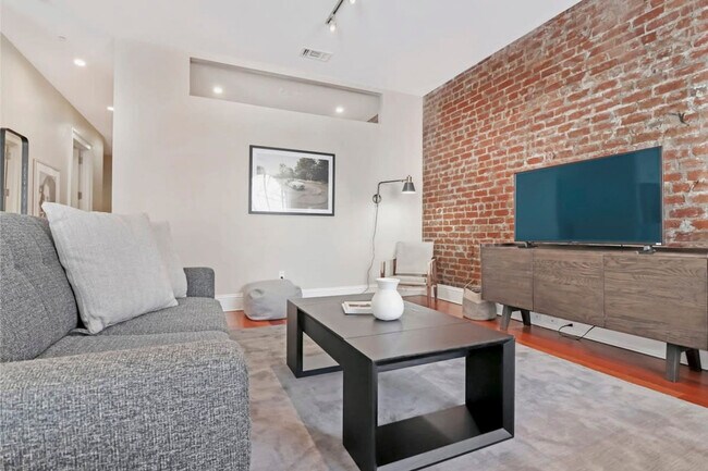 Foto del edificio - 822 Perdido St