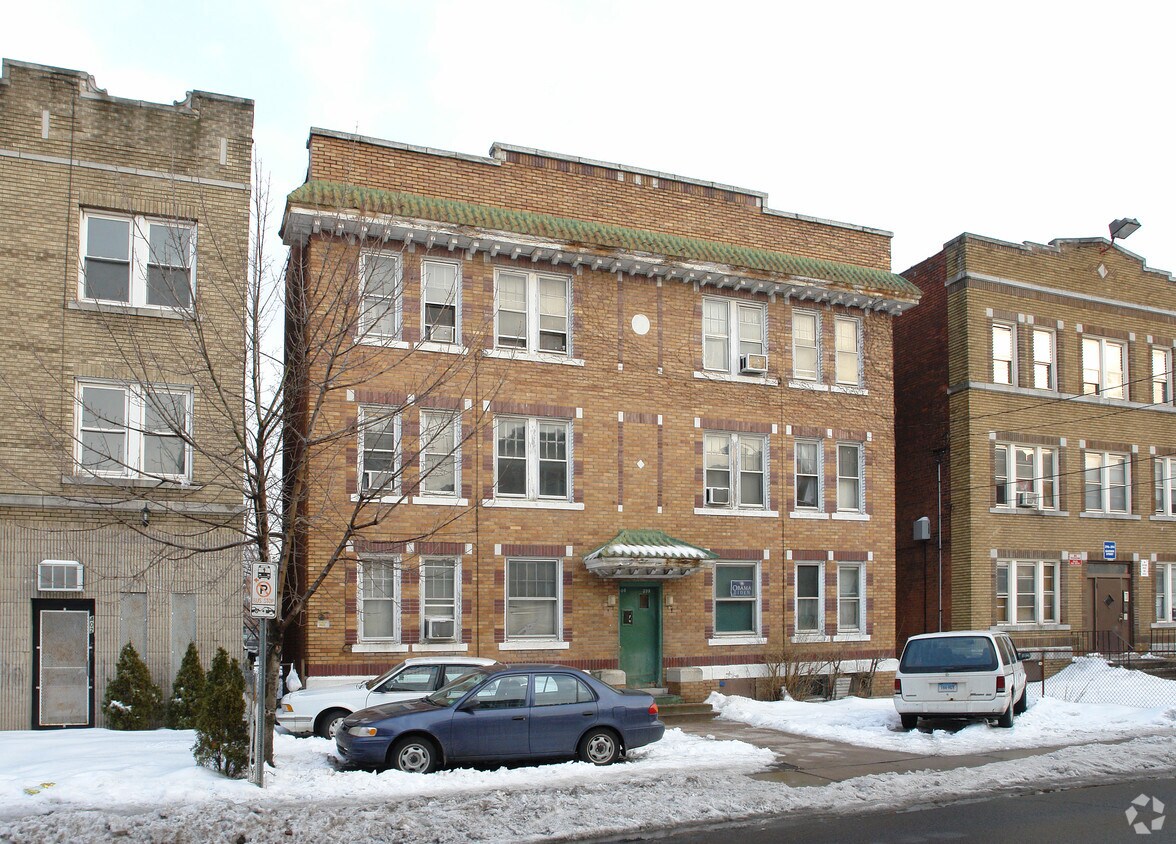 398-400 Garden St, Hartford, CT 06112 Apartments - Hartford, CT
