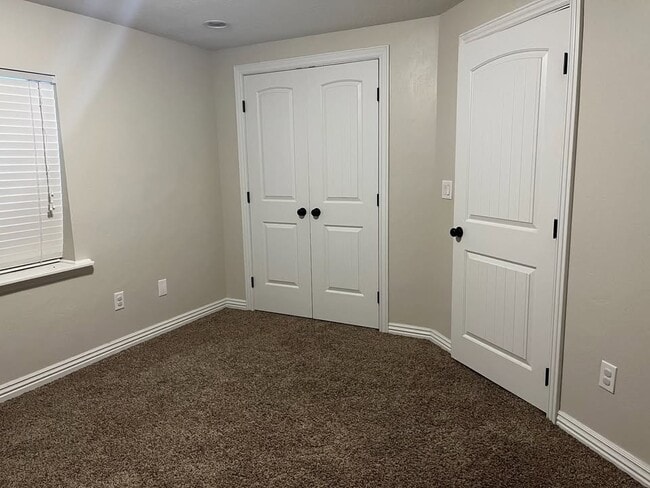 Building Photo - 2771 S Ivy Ln