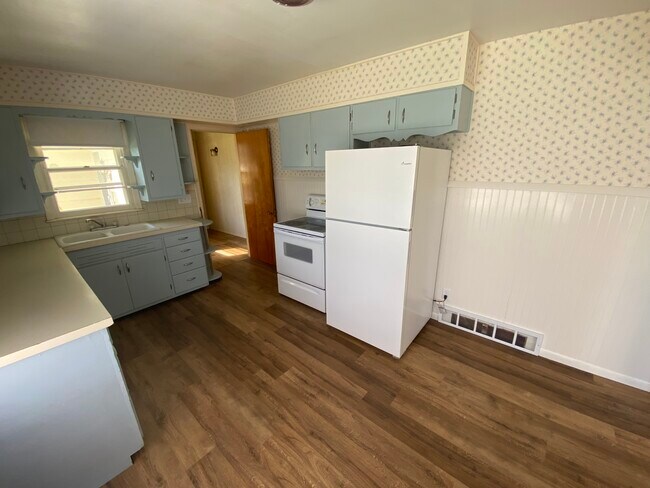 Cocina - 2920 E Ave