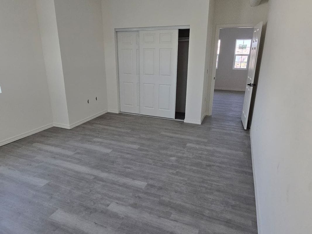 Building Photo - 16482 Apple Valley Rd