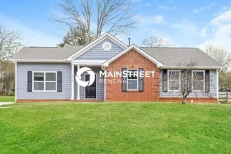 Building Photo - 14930 Rothwell Dr