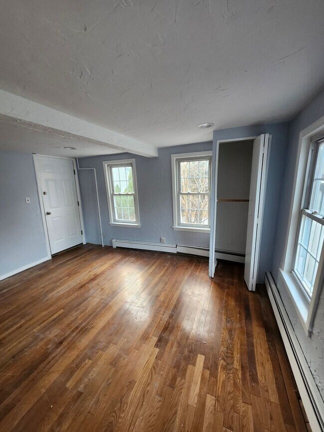 Building Photo - Charming 3BR House in Rockland