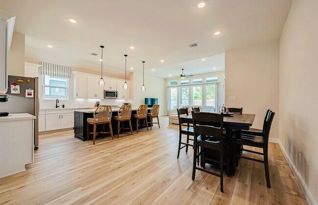 Building Photo - 15306 Spanish Ranchos Way