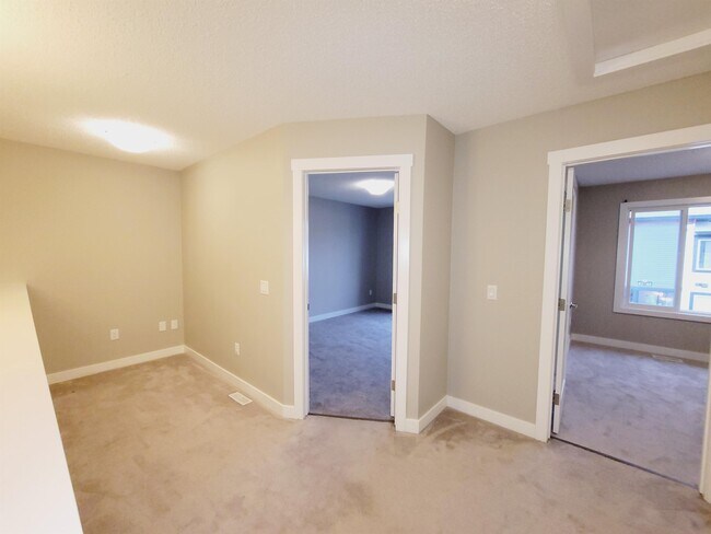 Photo du bâtiment - 446 Allard Blvd SW