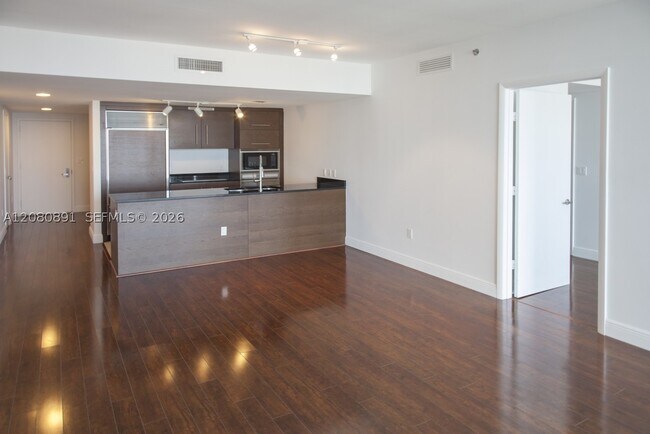 Foto del edificio - 475 Brickell Ave