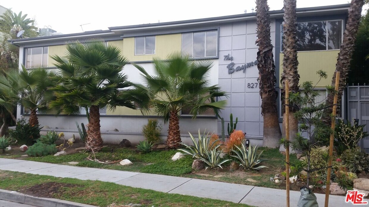 Foto principal - 827 Bay St