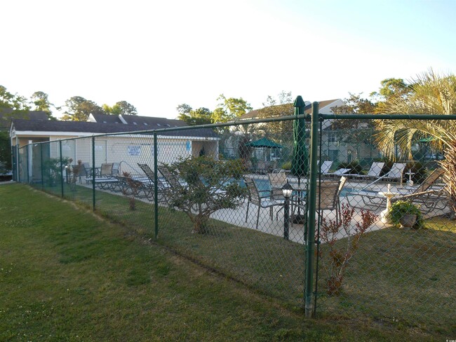 Building Photo - 2305 Little River Dr