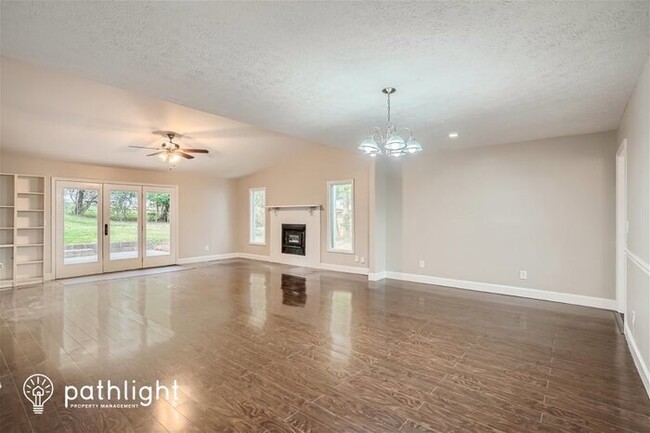 Foto del edificio - 455 Huntington Dr, Alpharetta, GA, 30004