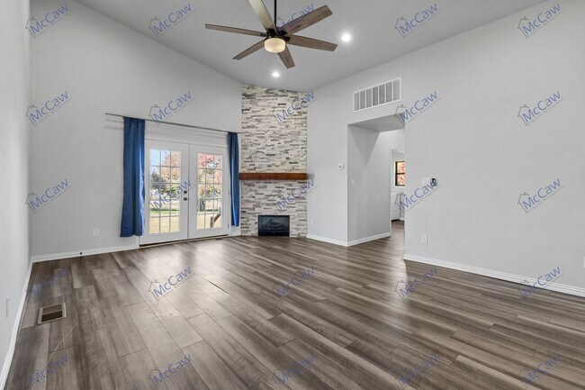 Foto del edificio - Updated Price for New Year! Lovely 3/2 in ...