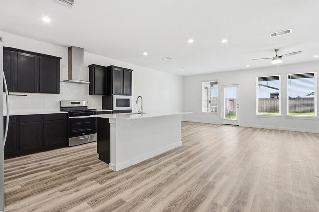 Foto del edificio - 12330 Basilwood Dr