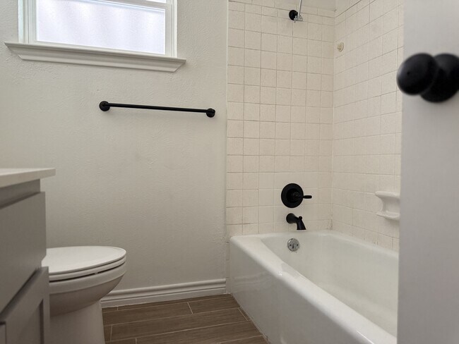 Foto del edificio - 2303 Debra Cir