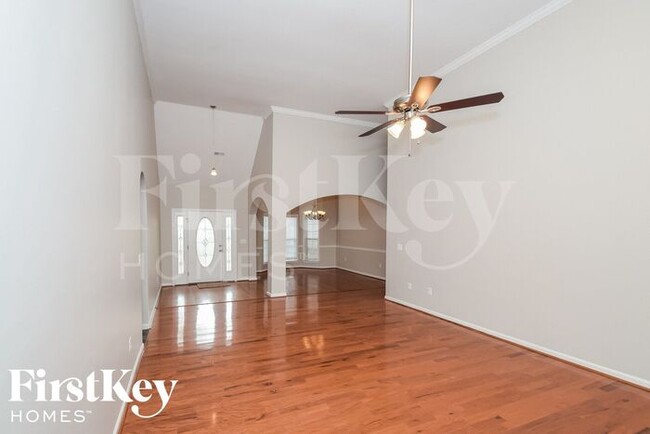 Building Photo - 200 Camden Lake Dr