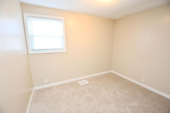 Building Photo - South Bend home for rent
