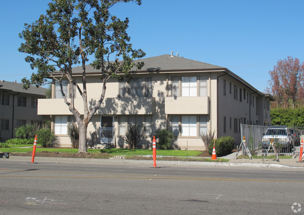 Building Photo - 1173 E Carson St